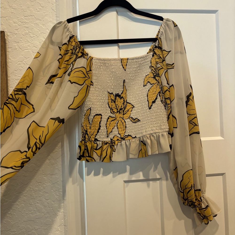 Floral, ruched bodice top, long flowy sleeves, elastic ruffled cuffs